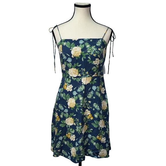 Old navy Fit & Flare Tie-Strap Mini Dress Women’s size medium NWT - Picture 7 of 7